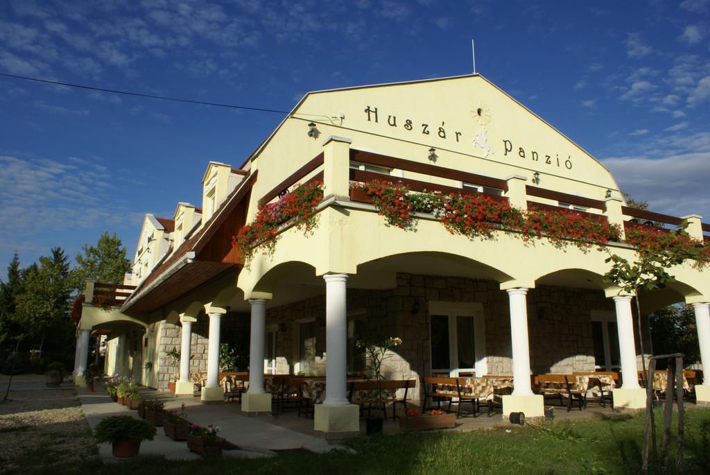 Huszar Panzio Es Etterem Bed & Breakfast Sarospatak Exterior photo