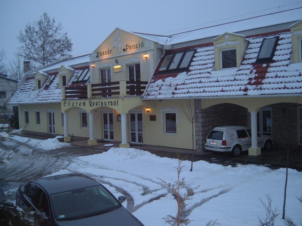 Huszar Panzio Es Etterem Bed & Breakfast Sarospatak Exterior photo